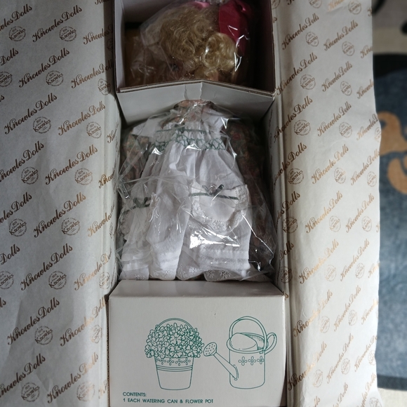 NWT "Mary Mary Quite Contrary" Mother Goose Porcelain Doll - Picture 3 of 6